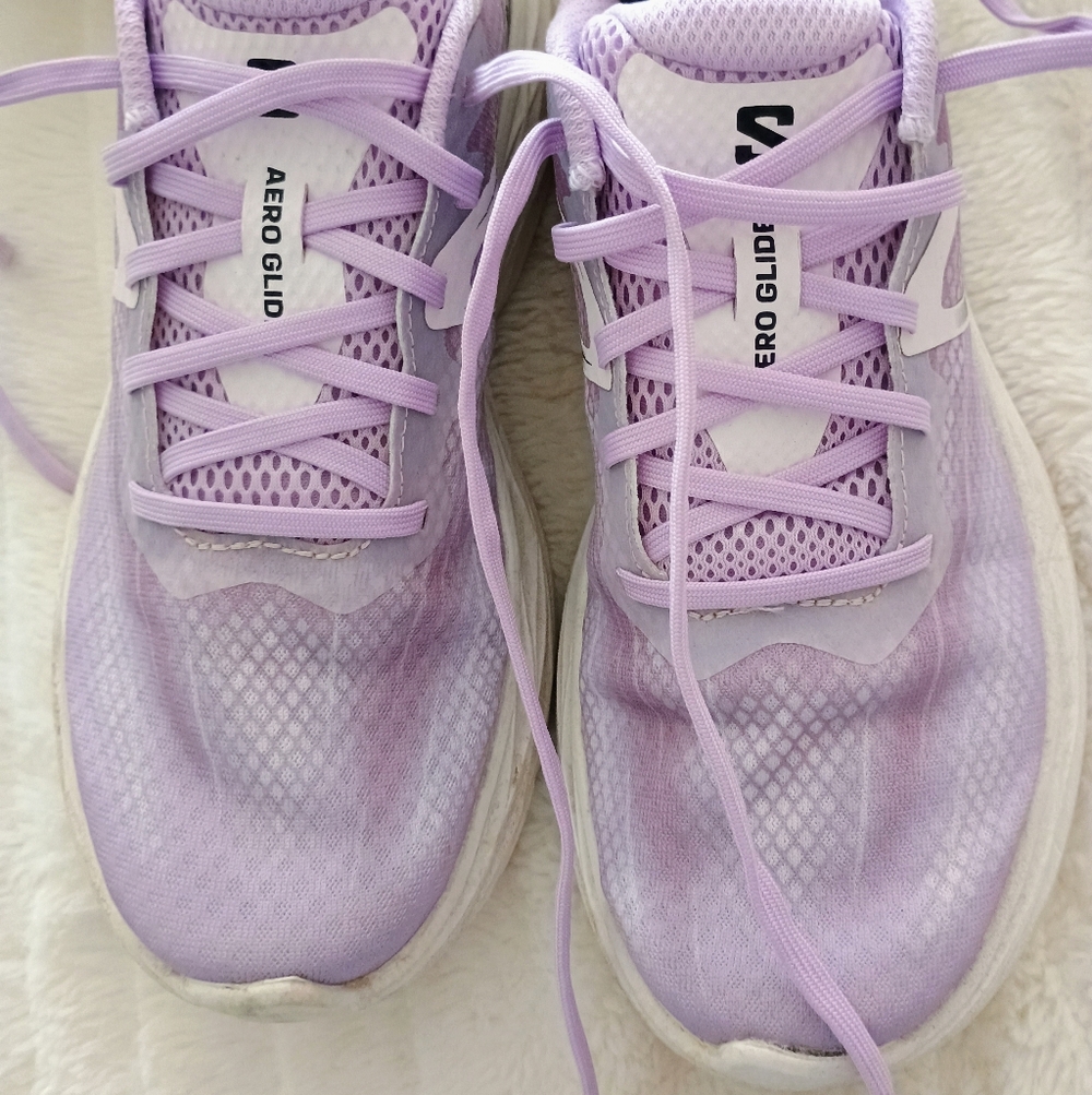 EUC Salomon Running Shoes